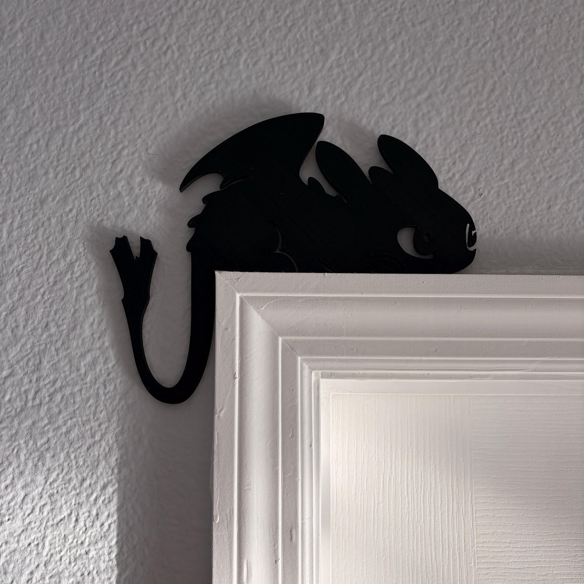 Door Frame Dragon (Toothless-Inspired Silhouette)